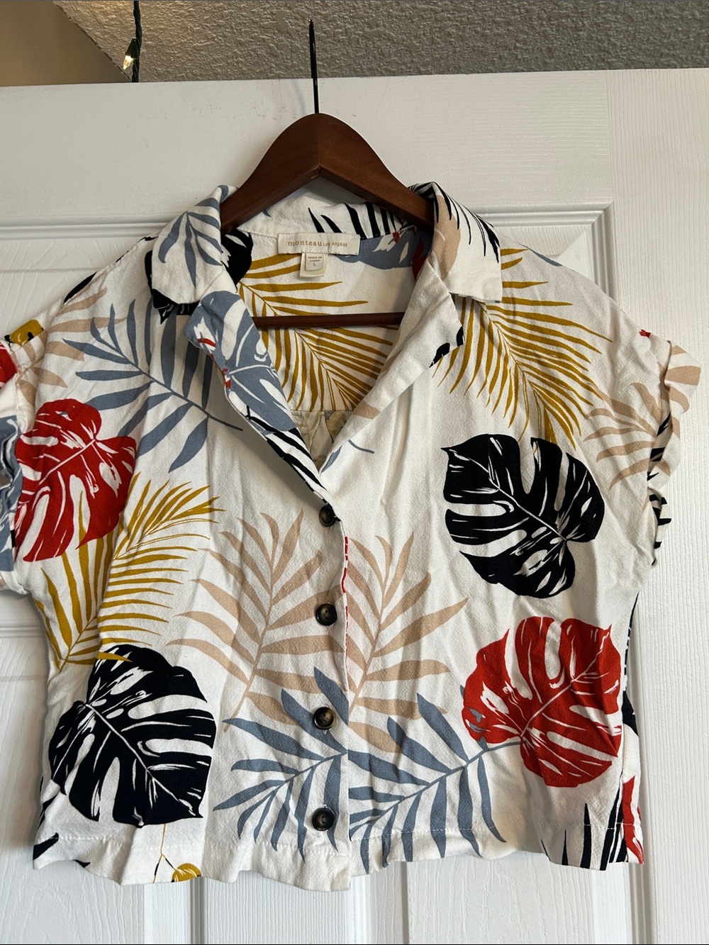 Monteau White Short Sleeve Tropical Button-Down with Red, Black & Mustard Leaves